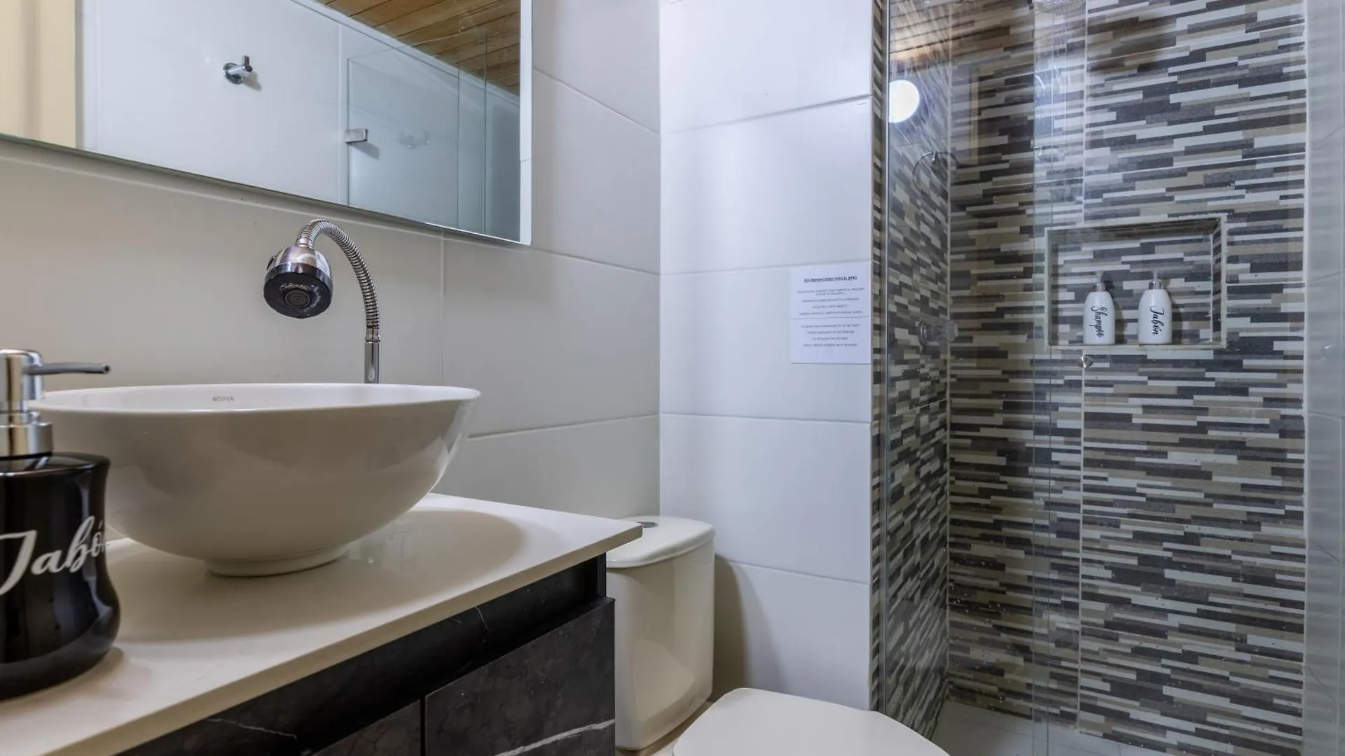 Apartamento Grande, Hermoso, Acogedor Y Privado Medellin